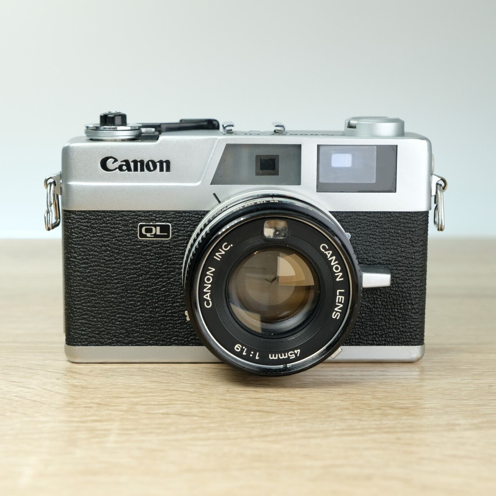 Canon QL19 35mm Rangefinder Camera